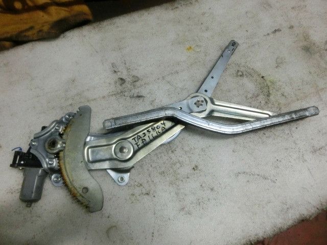 Fドアレギュレーター(右)