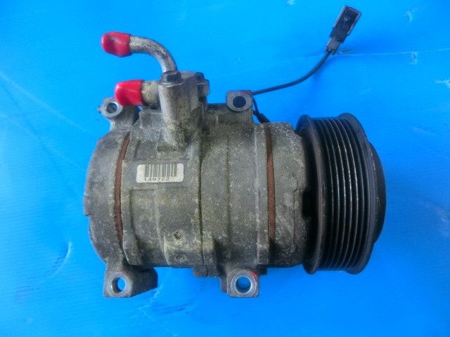 ACコンプレッサー