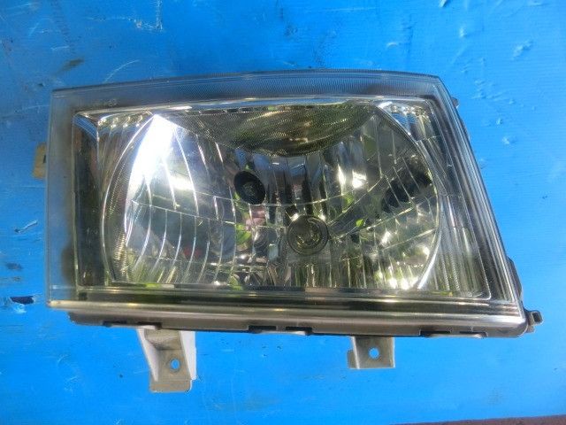 ヘッドライトAy(右)