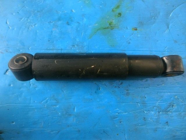 ショックアブソーバー(後右)