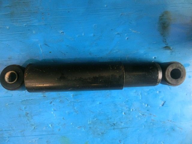 ショックアブソーバー(後左)