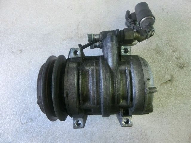 ACコンプレッサー