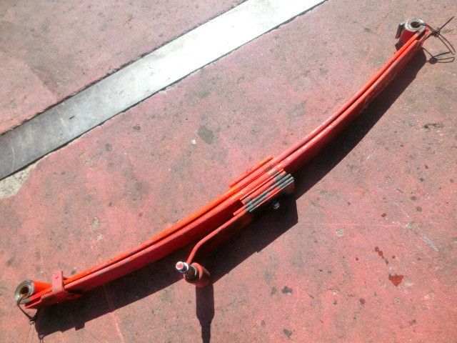 リーフスプリングAy(前右)