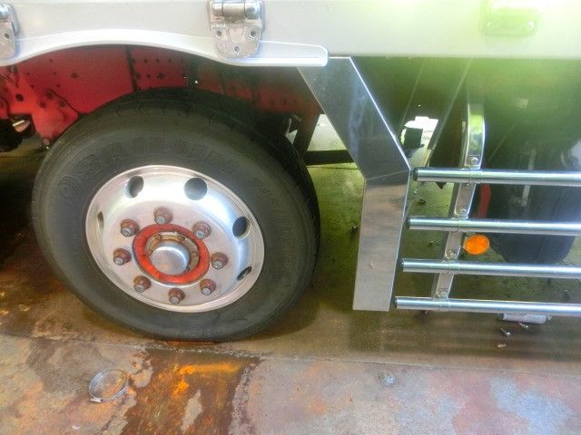 Fフェンダーパネル(左)