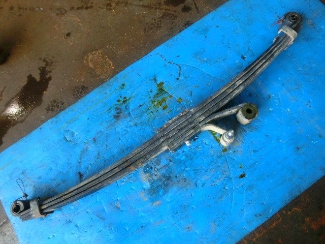 リーフスプリングAy(前右)