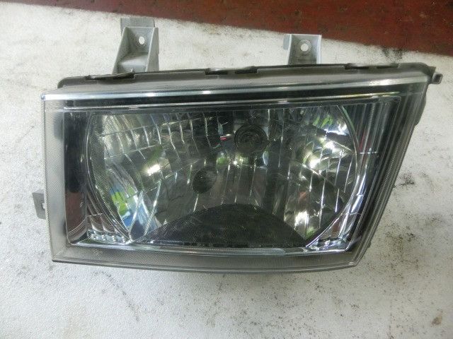 ヘッドライトAy(左)