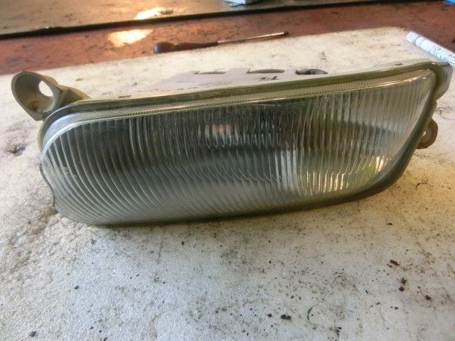 フォグランプ(左)