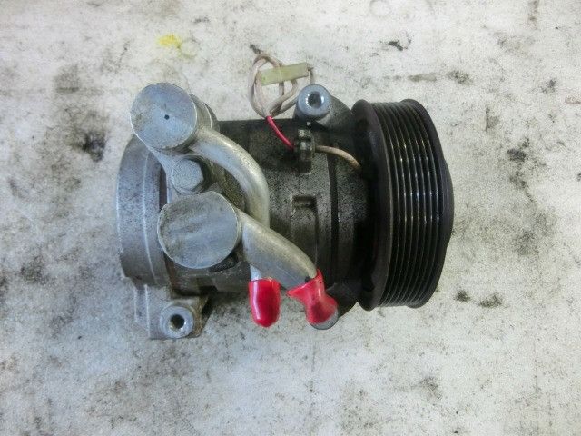 ACコンプレッサー