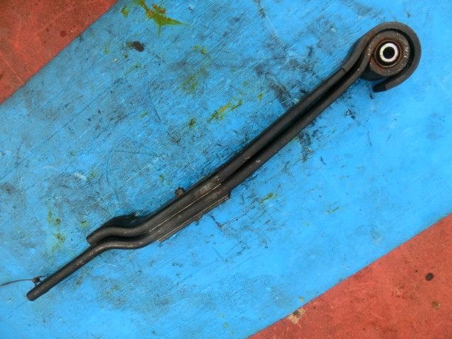 リーフスプリングAy(後左)