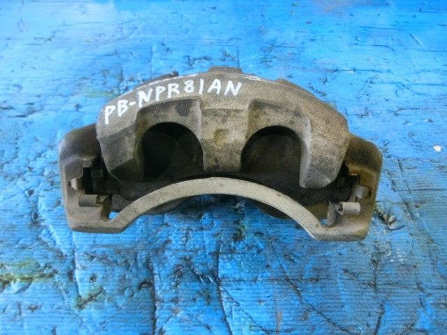 キャリパー(前左)